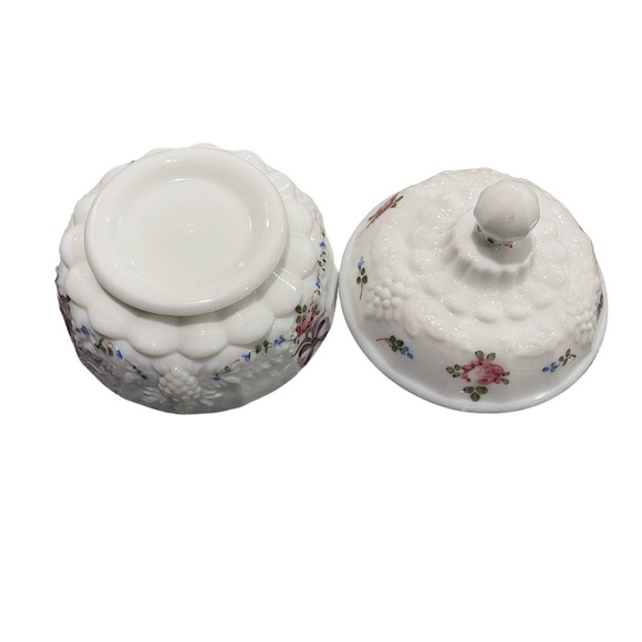 Vintage Westmoreland White Milk Glass Candy Dish with Flowers and Grapes - Picture 5 of 5